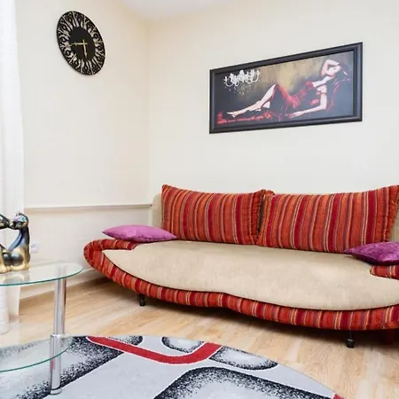 Apartment Zolotaya Gorka 13